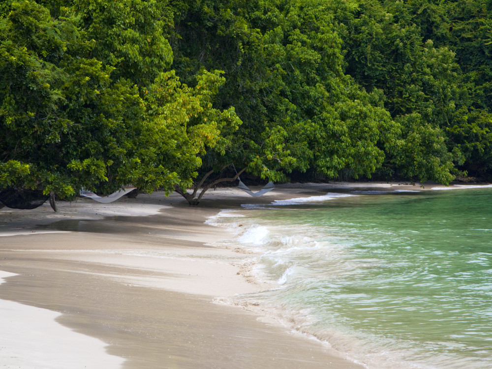 Strand in Borneo - Undiscovered.nl