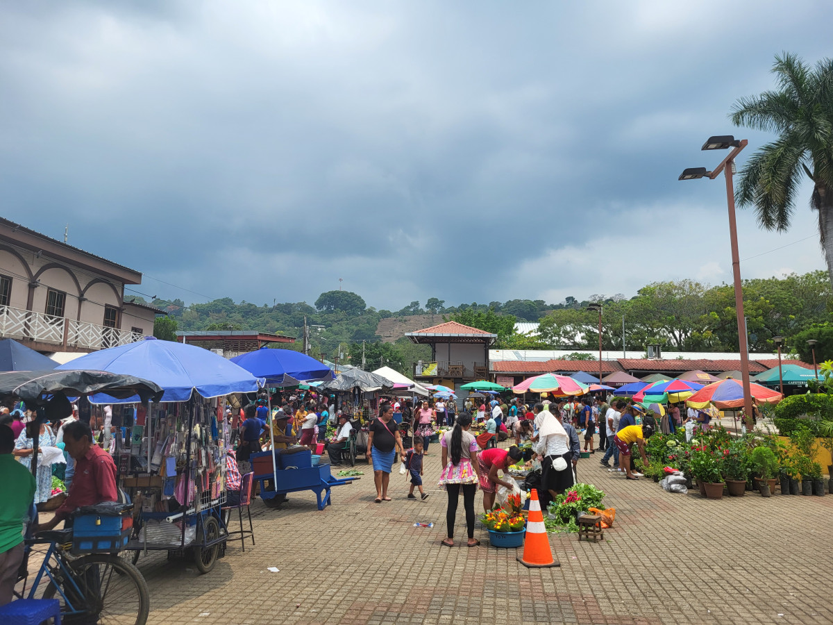 Markt in El Salvador - Undiscovered.nl