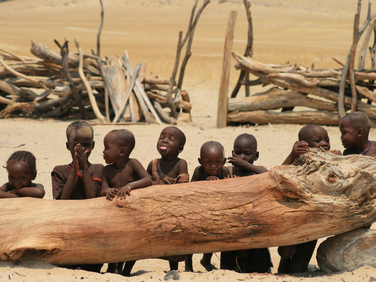 Himba kids in Namibië - Undiscovered.nl