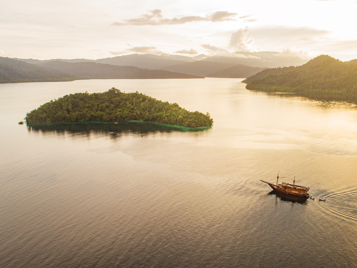 Liveaboard Lotus Hotels, Batanta Raja Ampat - Undiscovered.nl