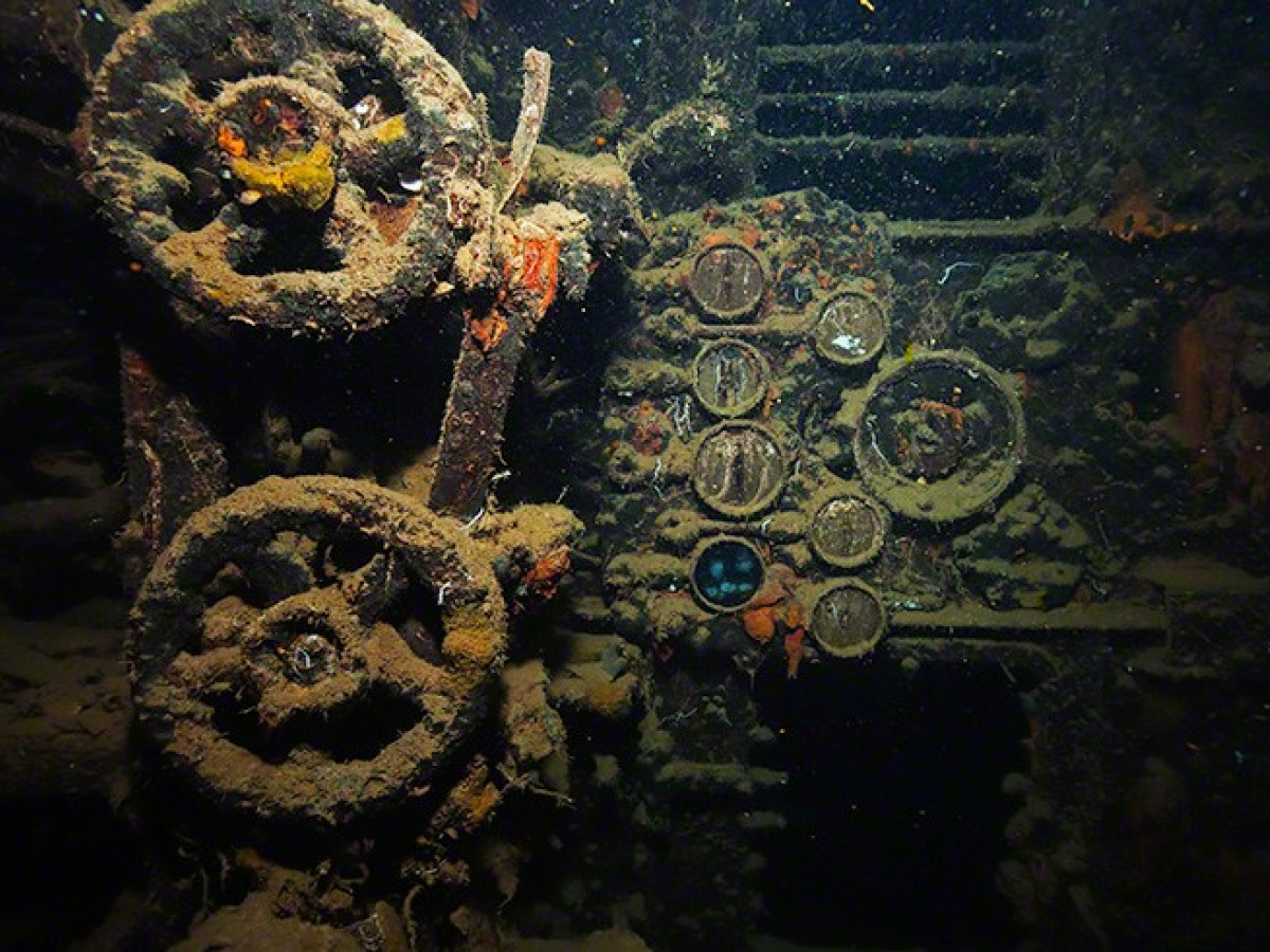 Akitsushima wrak duiken filipijnen - Undiscovered.nl
