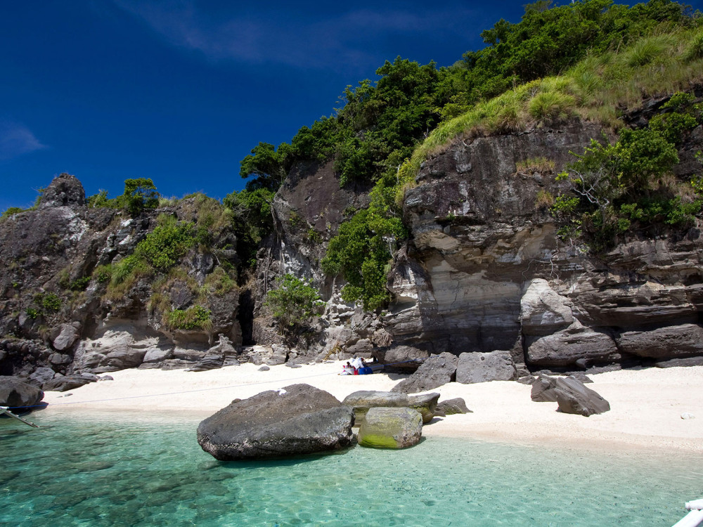 strand apo island filipijnen - Undiscovered.nl