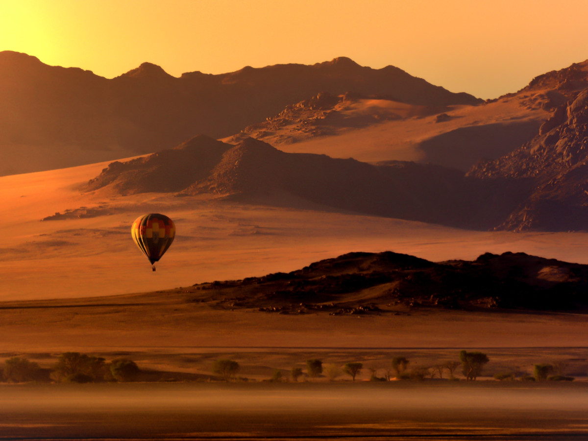 Ballonvaart in Sossusvlei, Namibië - Undiscovered.nl