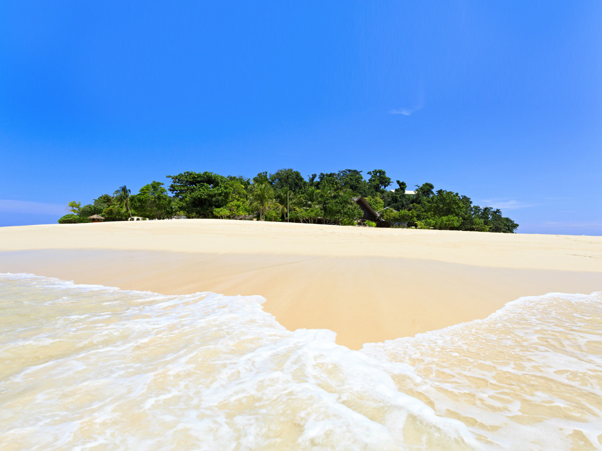 strand Dimakya island filipijnen - Undiscovered.nl