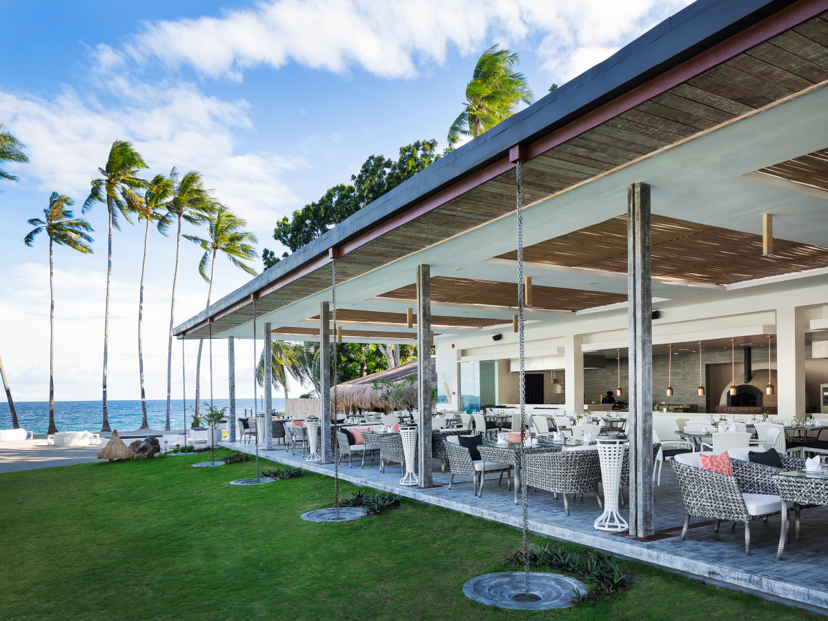 Breeze restaurant, Atmosphere Resort, Negros, Filipijnen - Undiscovered.nl