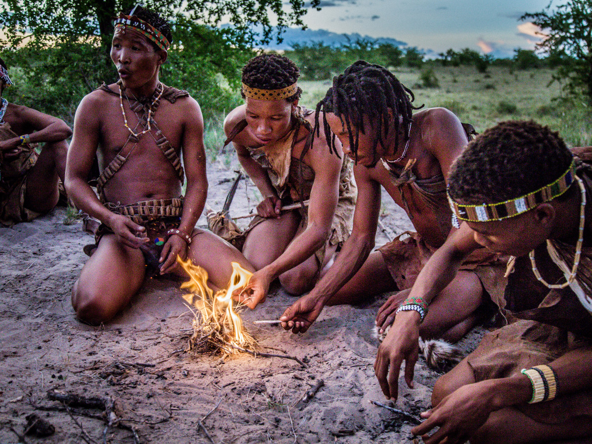 Bosjesmannen in Botswana - Undiscovered.nl