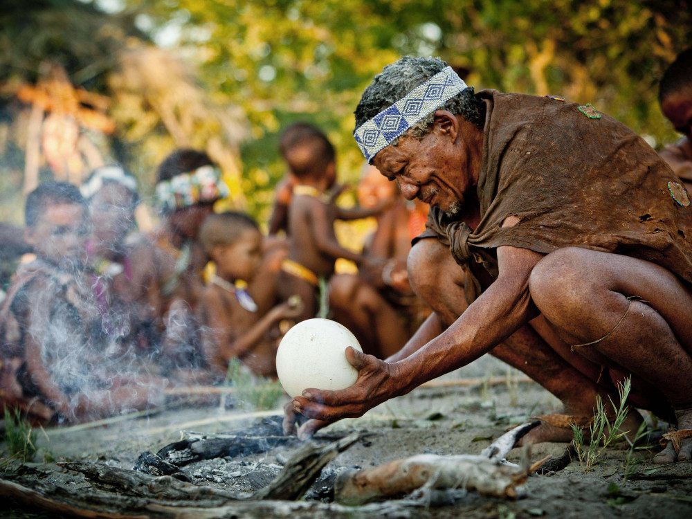 Bosjesmannen in Botswana - Undiscovered.nl