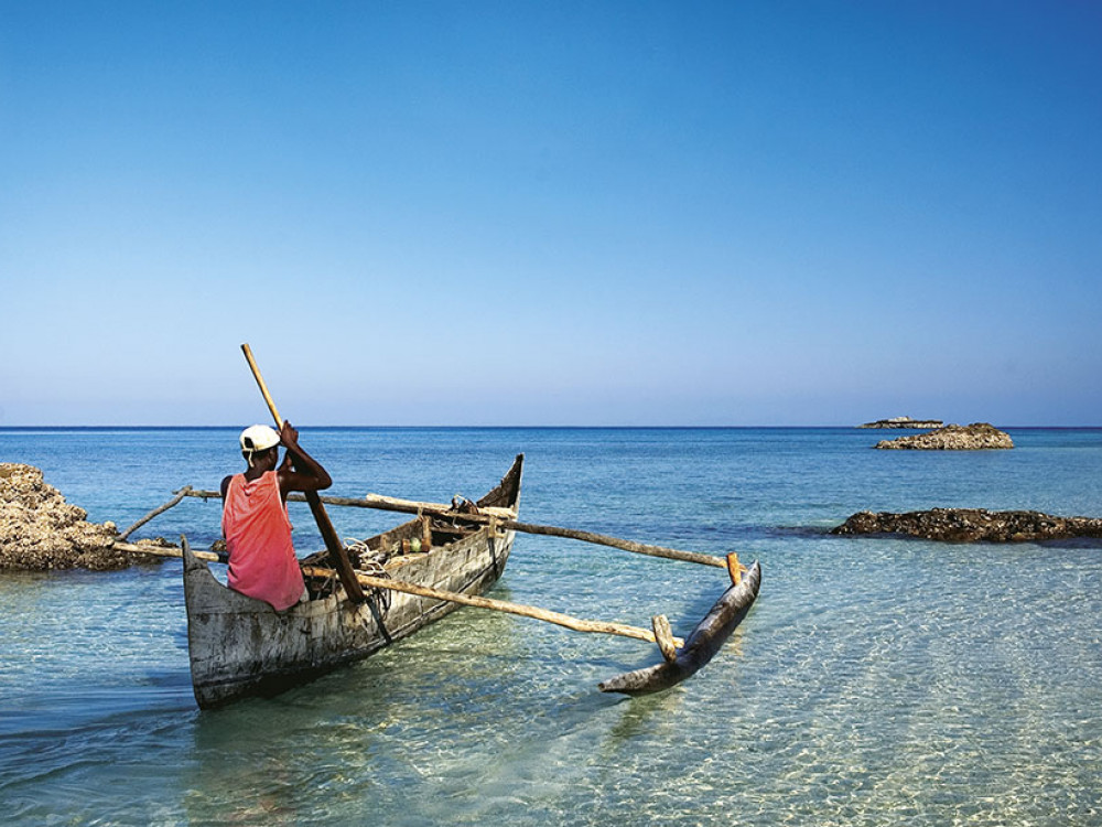 Vissersboot bij Mitsio Archipelago, Madagascar - Undiscovered.nl