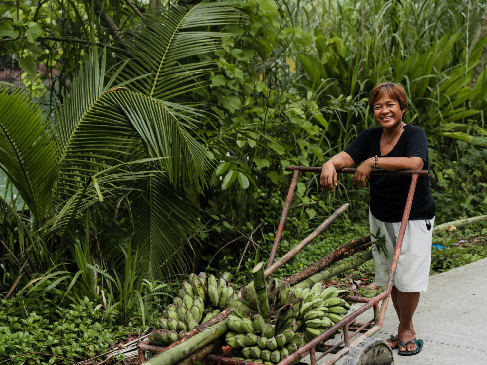 Local met een kar vol bananen op Bohol, Filipijnen - Undiscovered.nl
