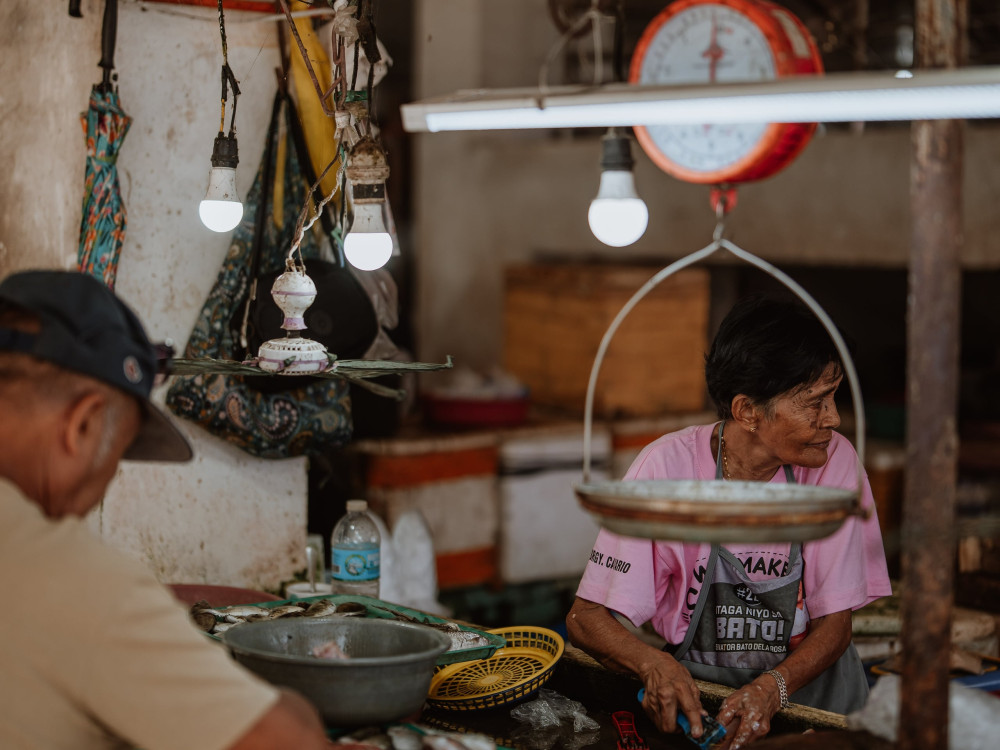 Locals op een markt op Bohol, Filipijnen - Undiscovered.nl