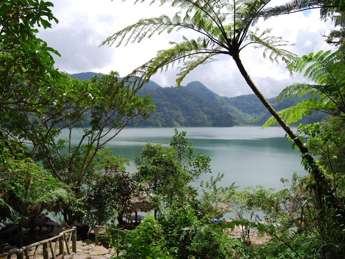 twin lakes negros filipijnen - Undiscovered.nl