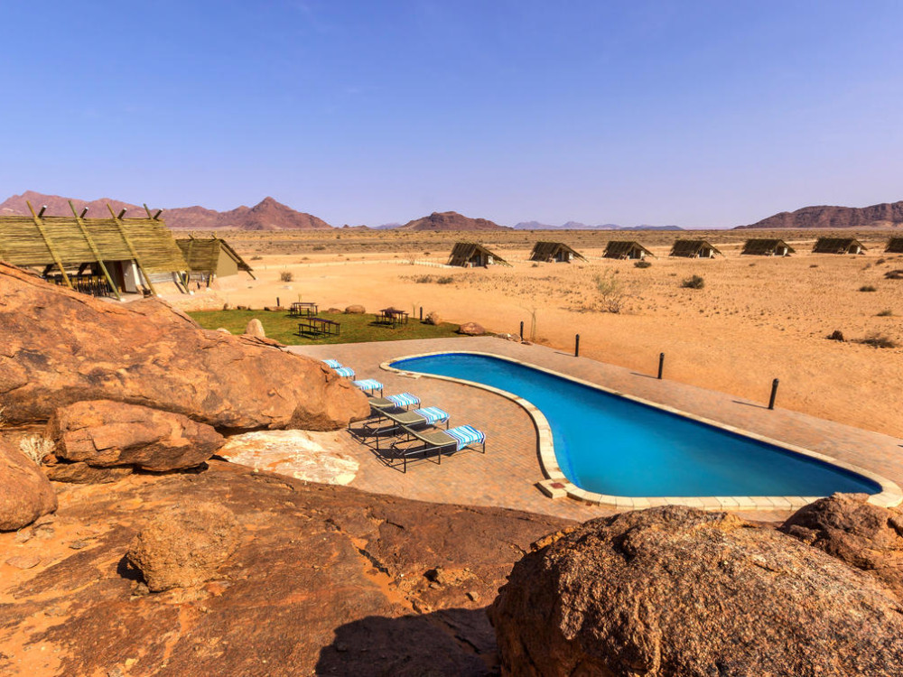 Desert Quiver Camp Pool, Namibië - Undiscovered.nl