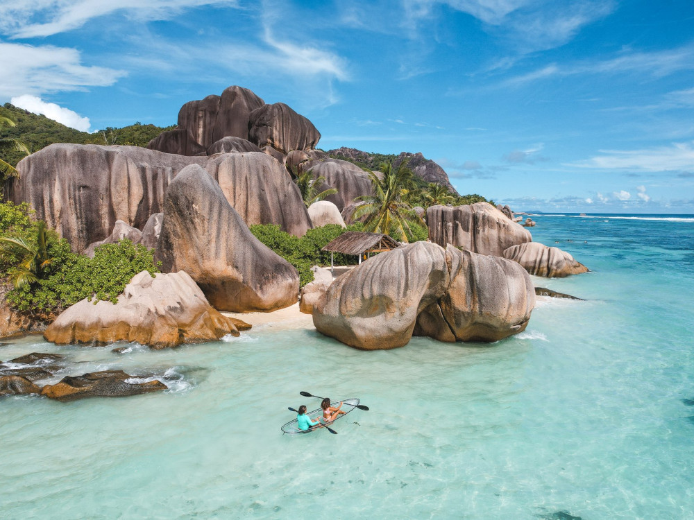 Transparante kajak, La Digue, Seychellen - Undiscovered.nl