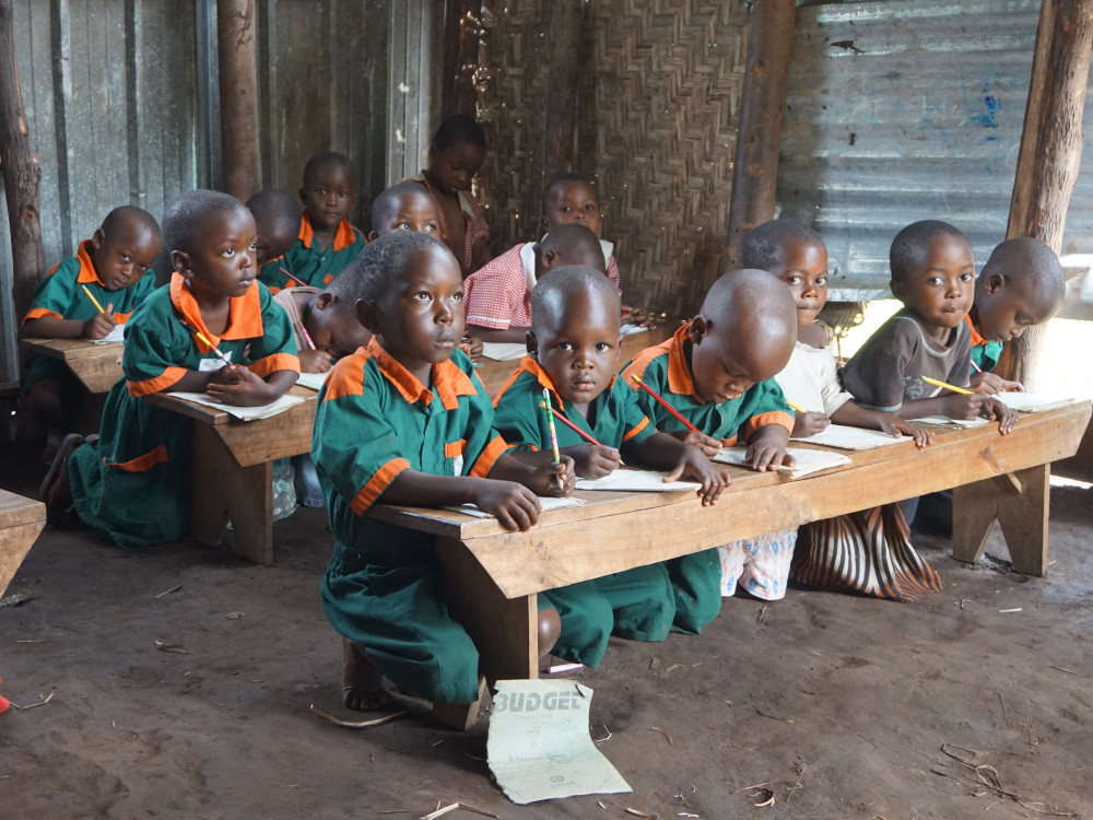 School in Bwindi Impenetrable National Park - Undiscovered.nl