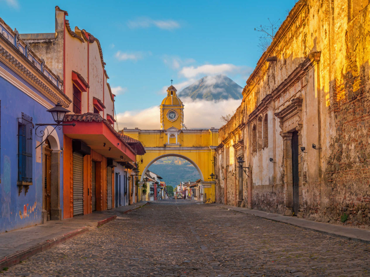 Straat in Antigua, Guatemala - Undiscovered.nl