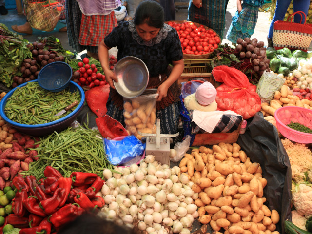 Lake Atitlan markt in Guatemala - Undiscovered.nl
