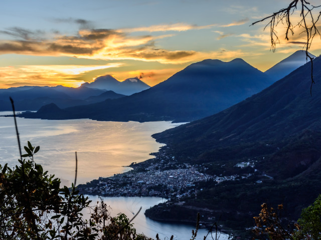Uitzicht Lake Atitlan, Guatemala - Undiscovered.nl