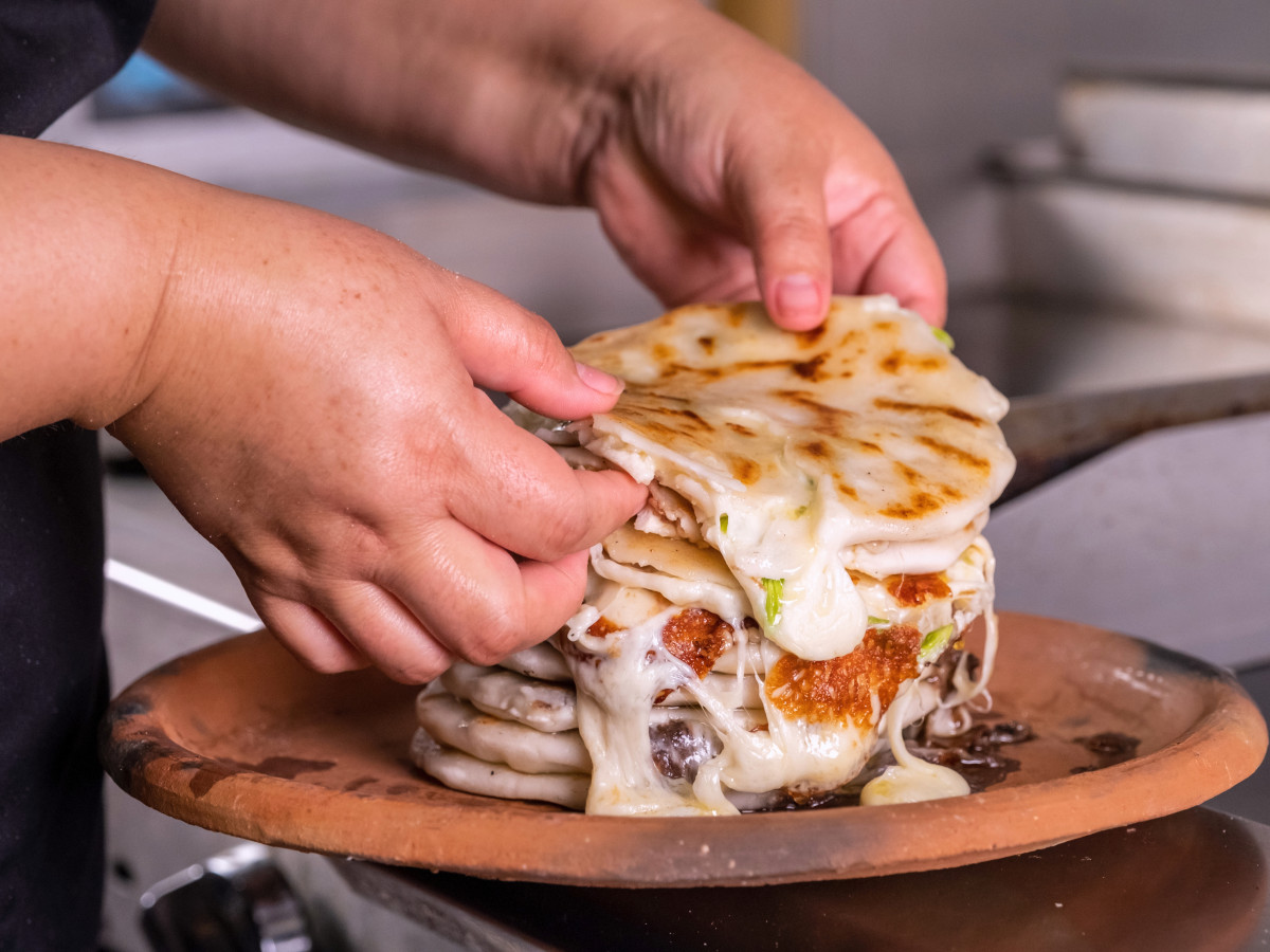 Pupusa van El Salvador - Undiscovered.nl