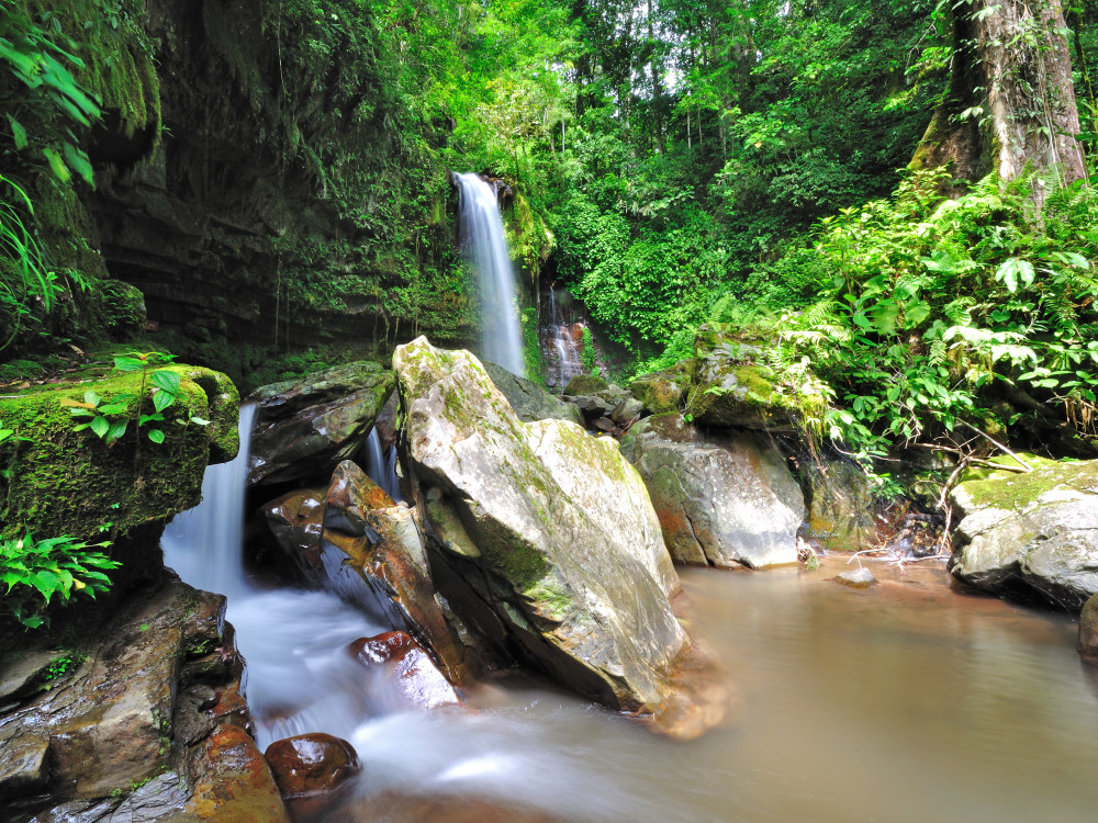 Mahua waterval in Kinabaly National Park, Borneo - Undiscovered.nl