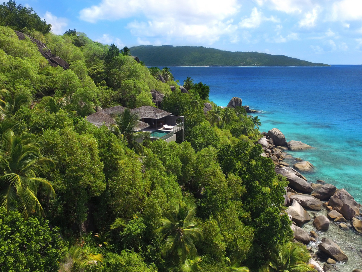 Uitzicht op privé-villa Felicite Island - Undiscovered.nl