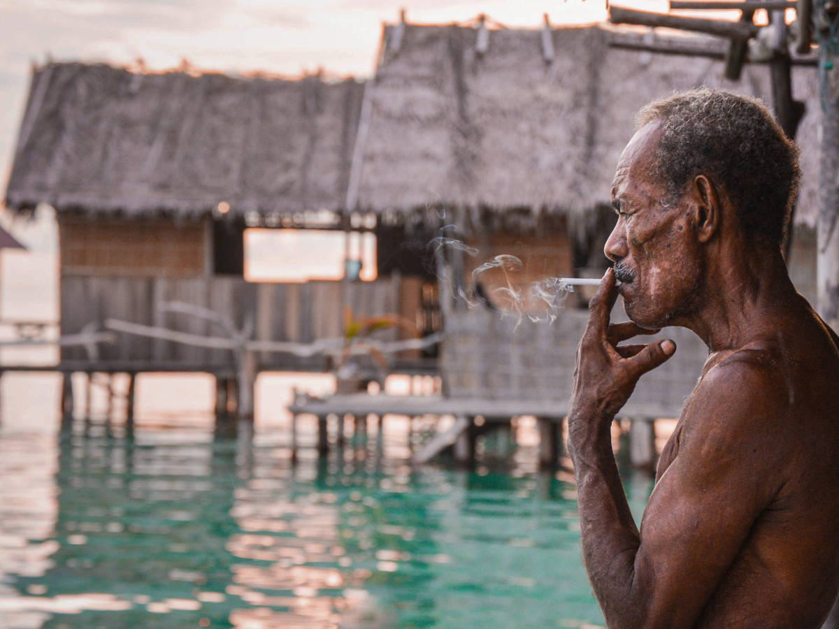 Lokale leven op Arborek, door Iris Uijttewaal - Undiscovered.nl