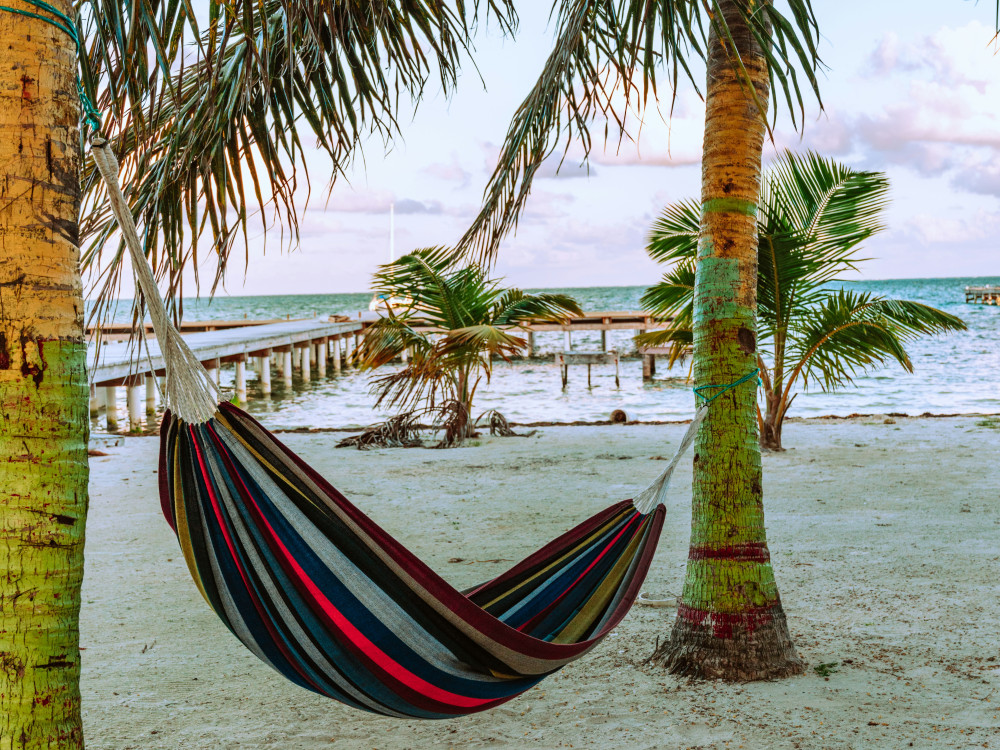 Ontspannen in hangmat op Caye Caulker - Undiscovered.nl