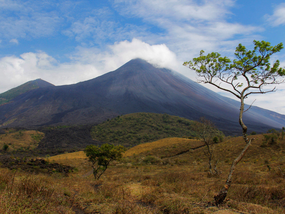 Uitzicht op vulkaan in Guatemala - Undiscovered.nl