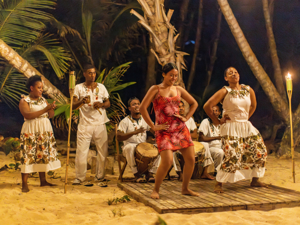 Dansers bij Yemaya Reefs, Little Corn Island, Nicaragua - Undiscovered.nl