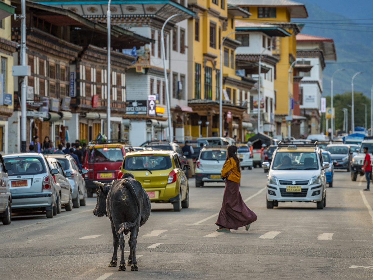 Verkeer in Paro, Bhutan - Undiscovered.nl