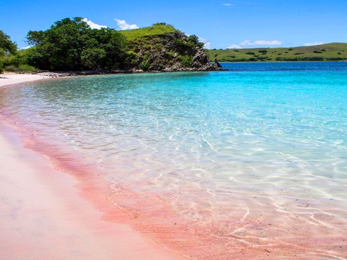 roze zand strand zee pink beach filipijnen - Undiscovered.nl