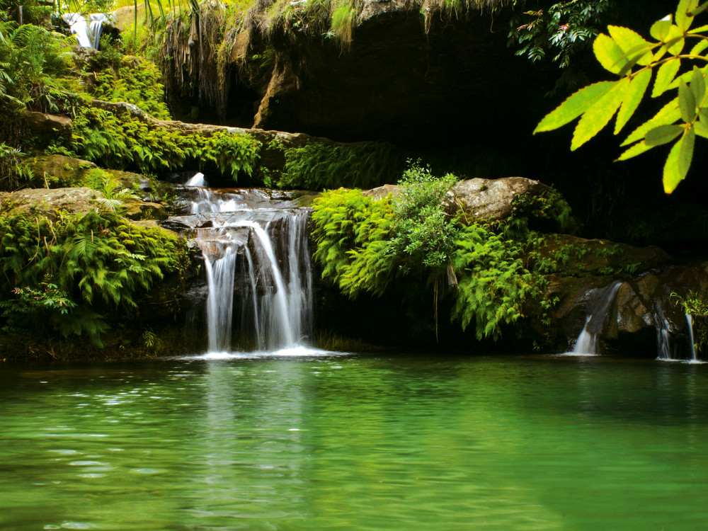 Natuurlijke waterval in Madagascar - Undiscovered.nl