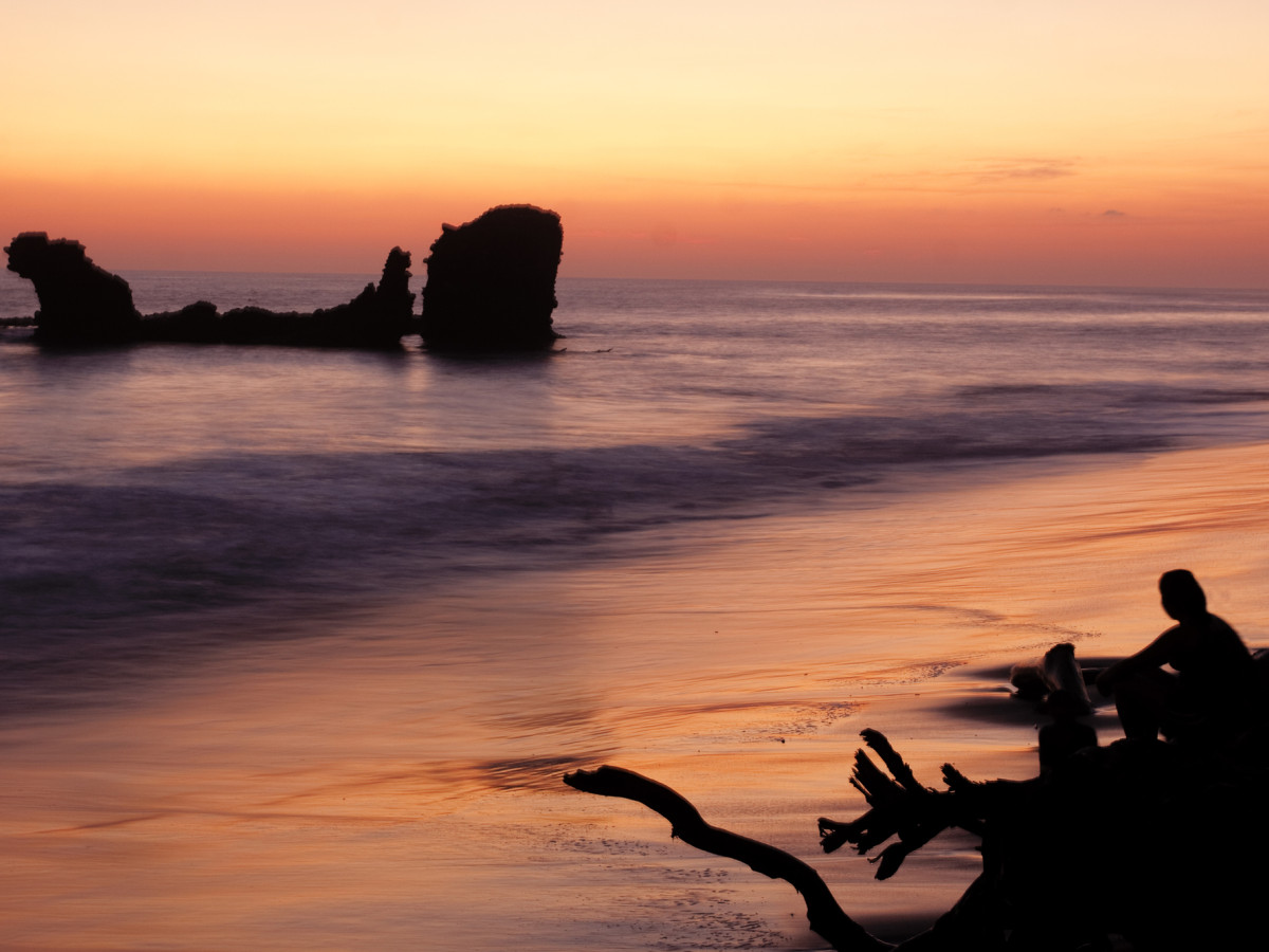 Zonsondergang bij Playa El Tunco, El Salvador - Undiscovered.nl