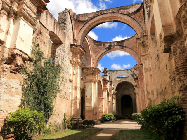Ruïne in Antigua, Guatemala - Undiscovered.nl