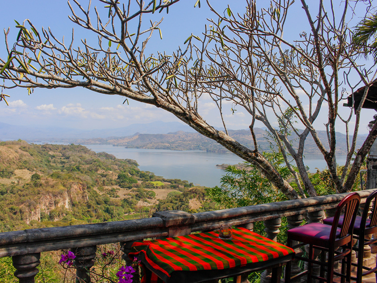 Lake Suchitlan El Salvador - Undiscovered.nl