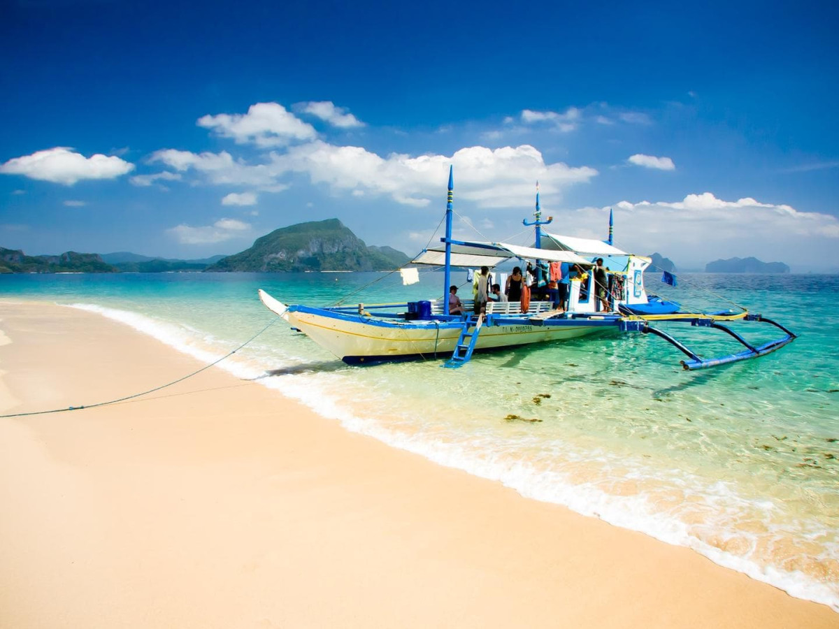 tao strand zee palawan filipijnen - Undiscovered.nl