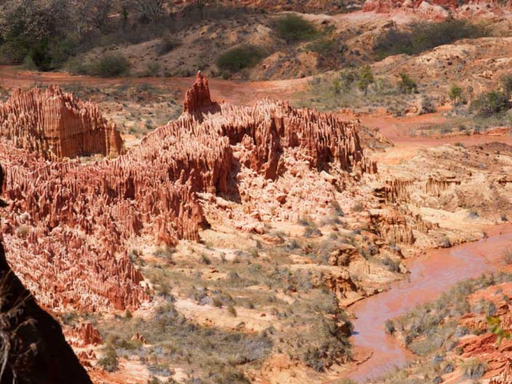 Tsingy Rouge, Madagascar - Undiscovered.nl