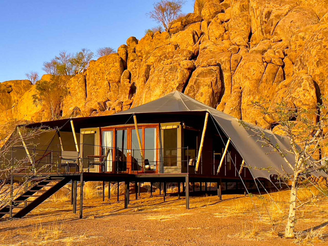 Twyfelfontein Adventure Camp Premium Tent Namibië - Undiscovered.nl